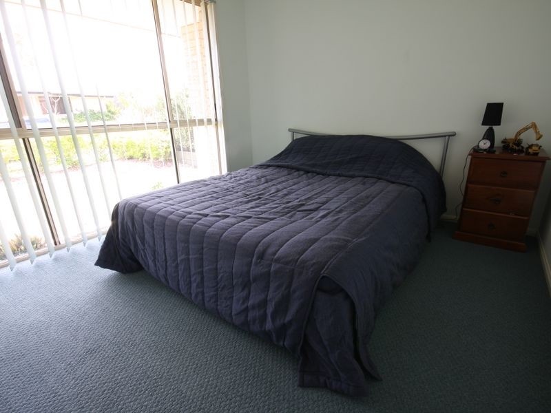 18 Apsley Cr, Parkinson QLD 4115