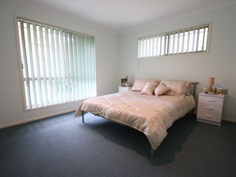 18 Apsley Cr, Parkinson QLD 4115