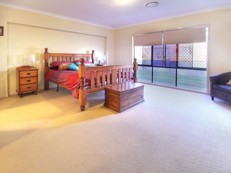 31 Watarrka Drive, Parkinson QLD 4115