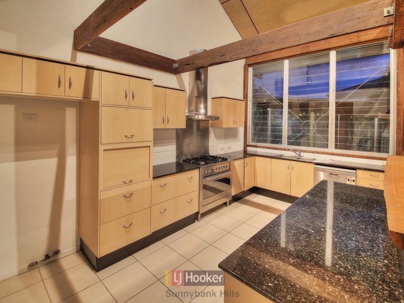 80 White Cedar Circuit, Stretton QLD 4116