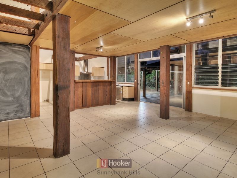 80 White Cedar Circuit, Stretton QLD 4116