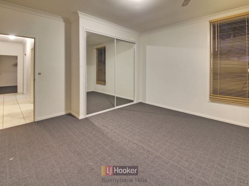 80 White Cedar Circuit, Stretton QLD 4116