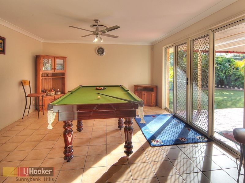 8 Carlisle Place, Parkinson QLD 4115