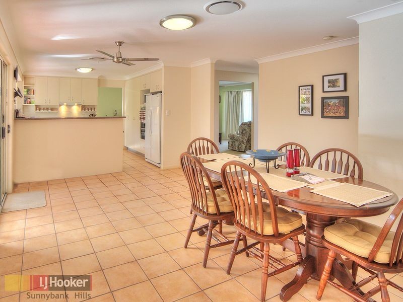 8 Carlisle Place, Parkinson QLD 4115