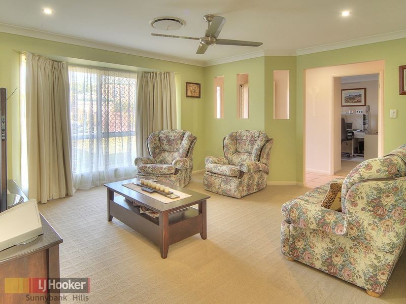 8 Carlisle Place, Parkinson QLD 4115