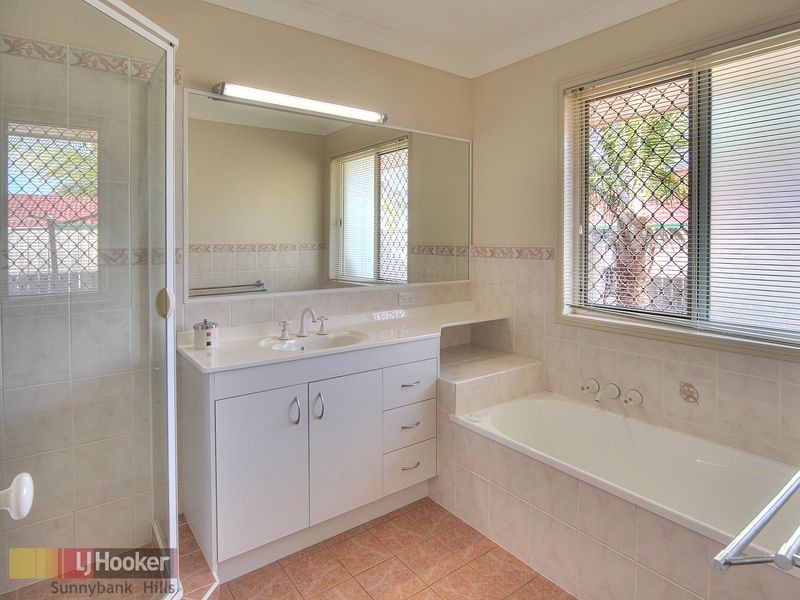 8 Carlisle Place, Parkinson QLD 4115