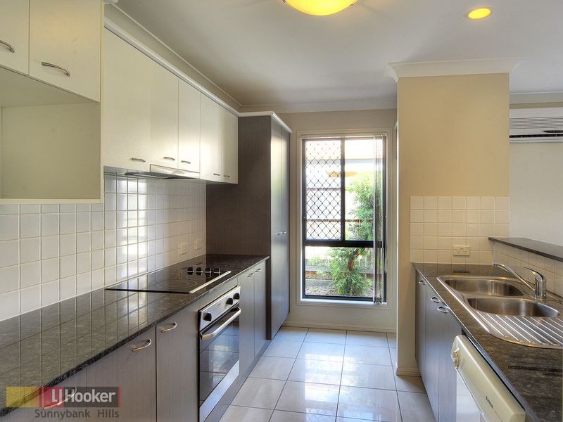 16 Karajini Crescent, Parkinson QLD 4115