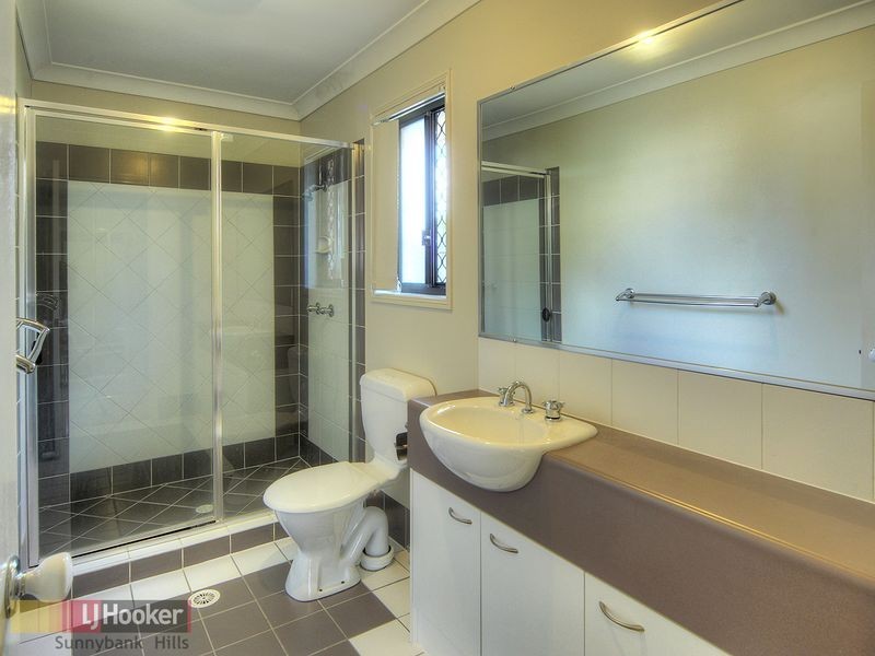 16 Karajini Crescent, Parkinson QLD 4115