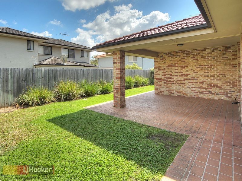 16 Karajini Crescent, Parkinson QLD 4115