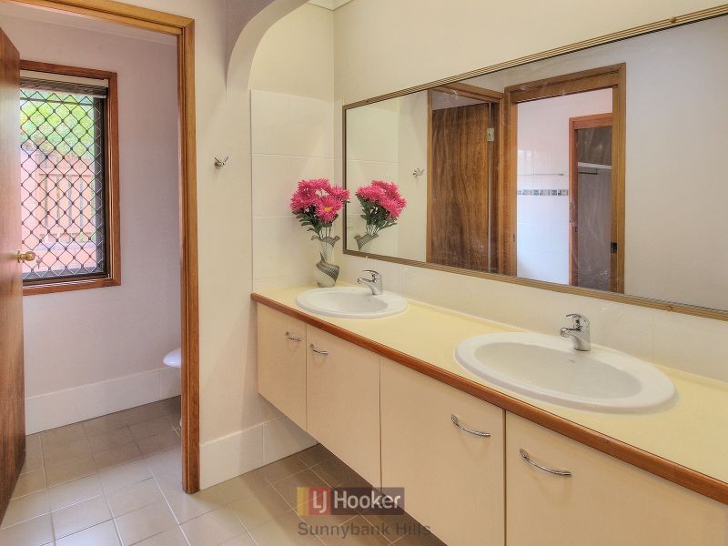 24 Goorong Street, Sunnybank Hills QLD 4109
