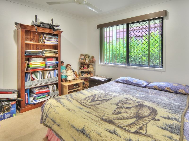 12 Barrine Place, Parkinson QLD 4115