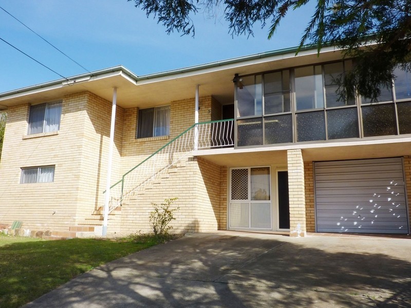 5 Rhyl St, Macgregor QLD 4109