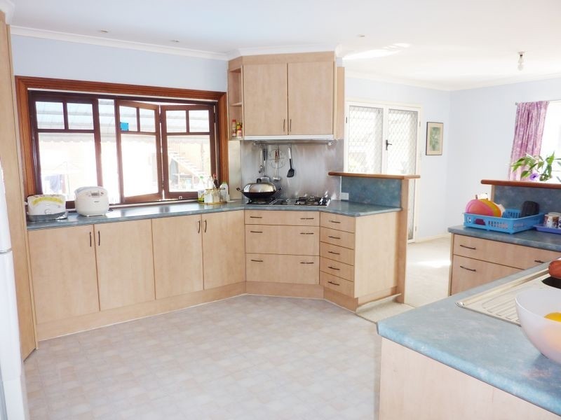 5 Rhyl St, Macgregor QLD 4109