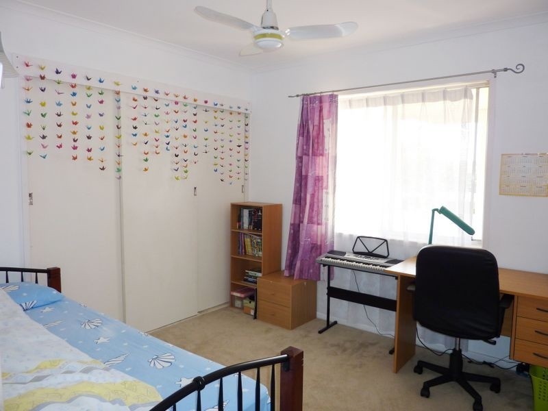 5 Rhyl St, Macgregor QLD 4109