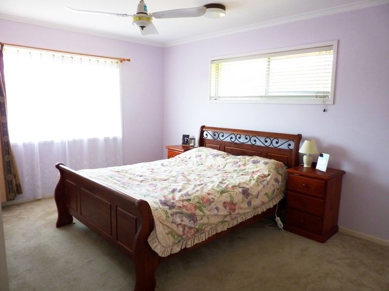 5 Rhyl St, Macgregor QLD 4109