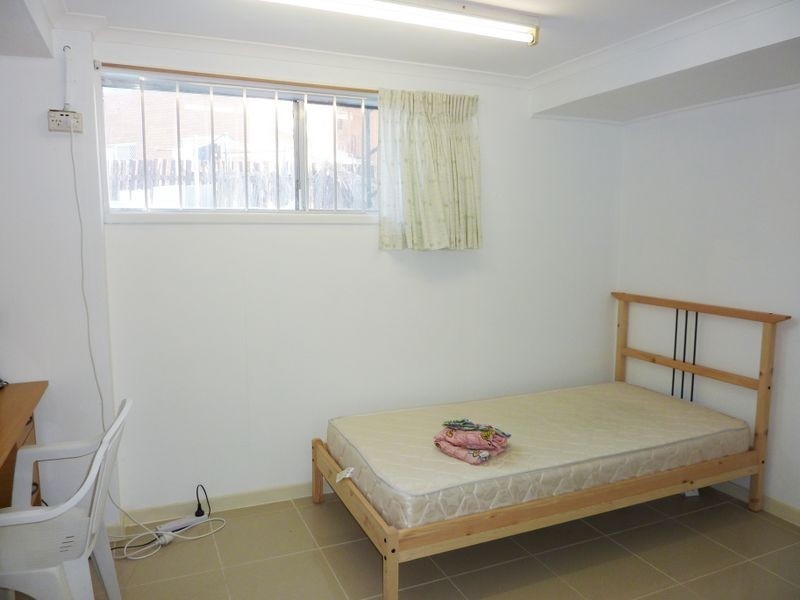 5 Rhyl St, Macgregor QLD 4109