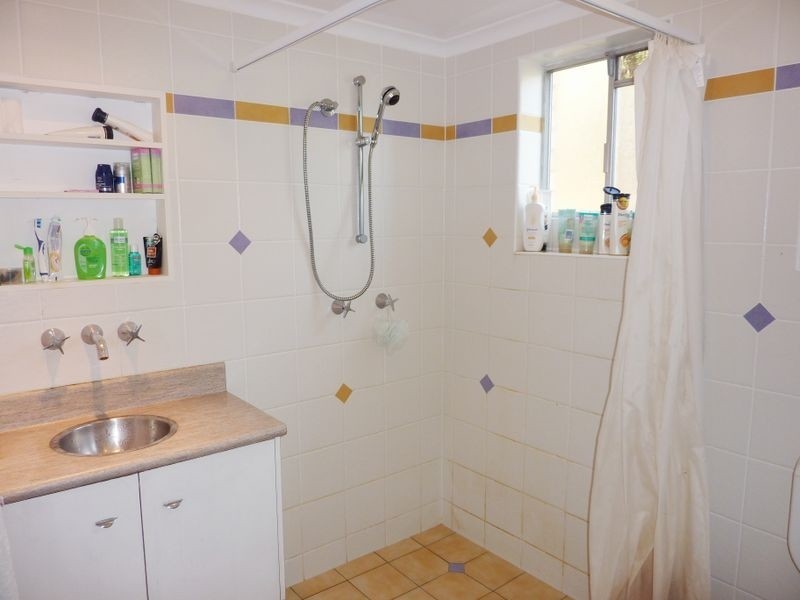 5 Rhyl St, Macgregor QLD 4109