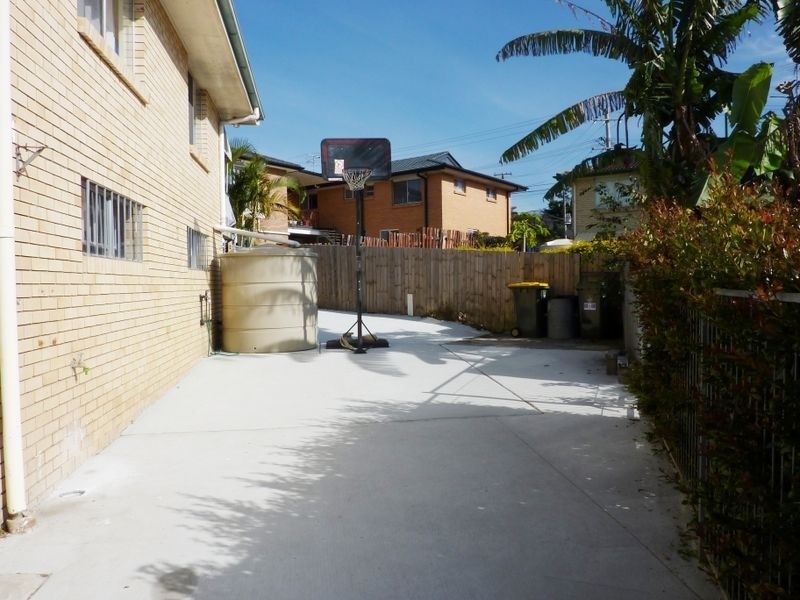 5 Rhyl St, Macgregor QLD 4109