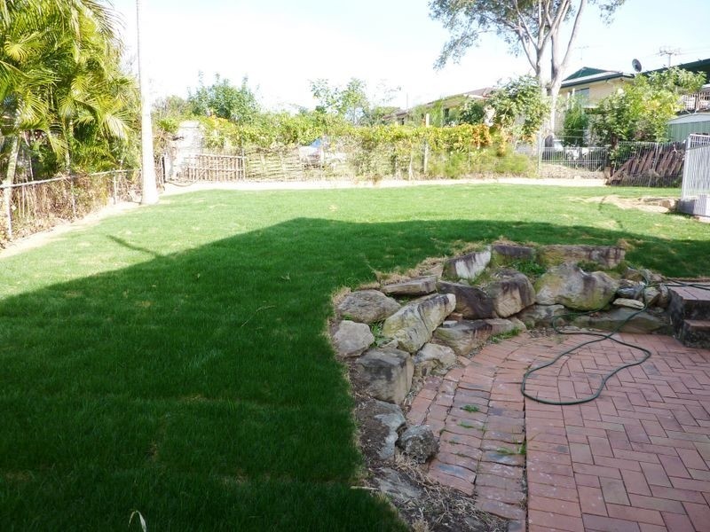 5 Rhyl St, Macgregor QLD 4109