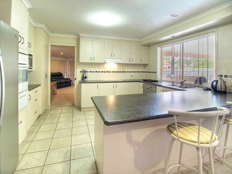 2 Albert Place, Parkinson QLD 4115