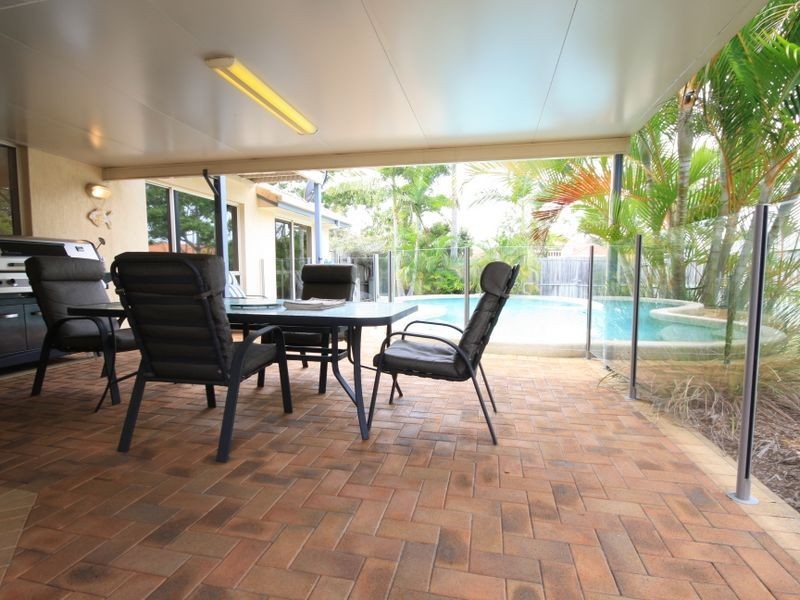 2 Albert Place, Parkinson QLD 4115