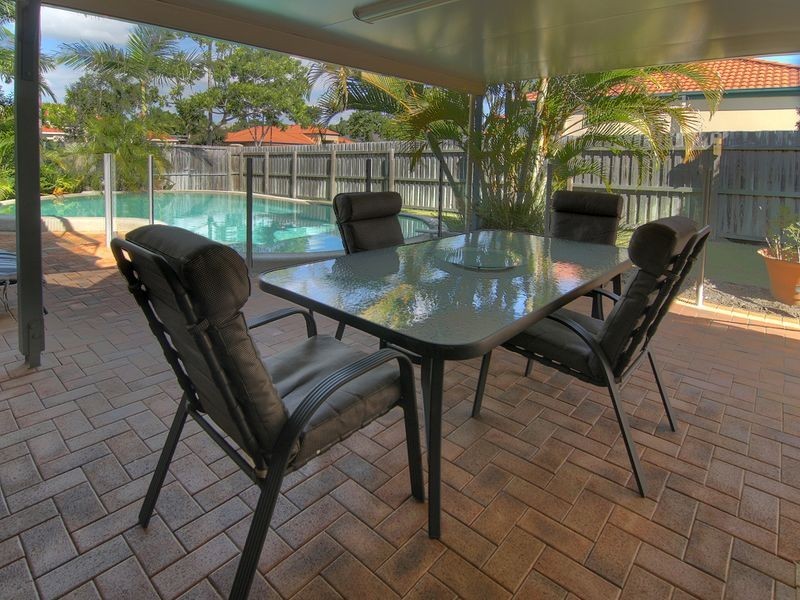 2 Albert Place, Parkinson QLD 4115