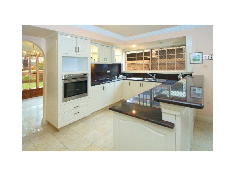 2 Metropole Street, Robertson QLD 4109