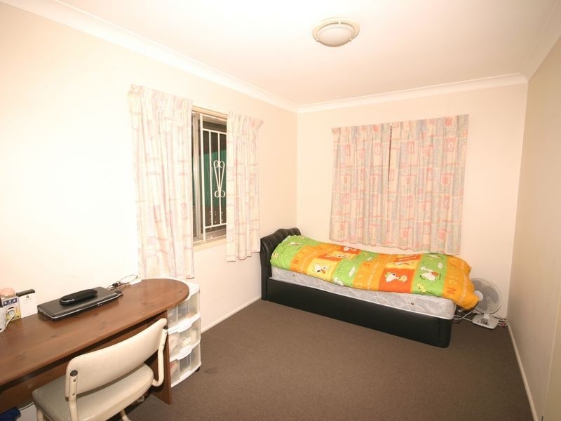 16 Joplin St, Robertson QLD 4109