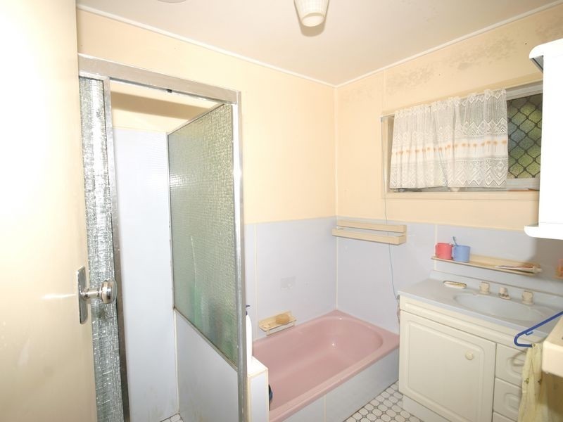 16 Joplin St, Robertson QLD 4109