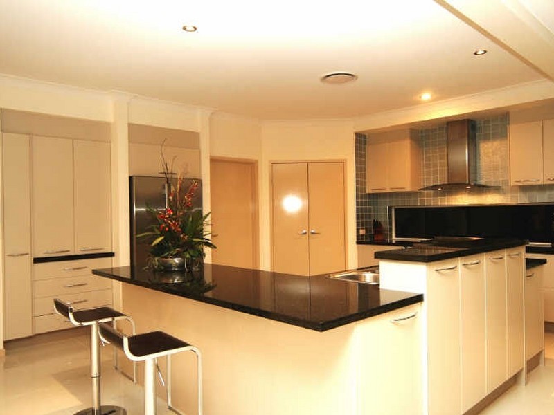 35 Rutherglen Cr, Calamvale QLD 4116