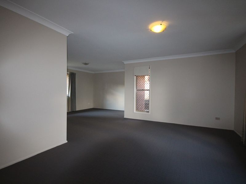 60 Kidd Street, Robertson QLD 4109