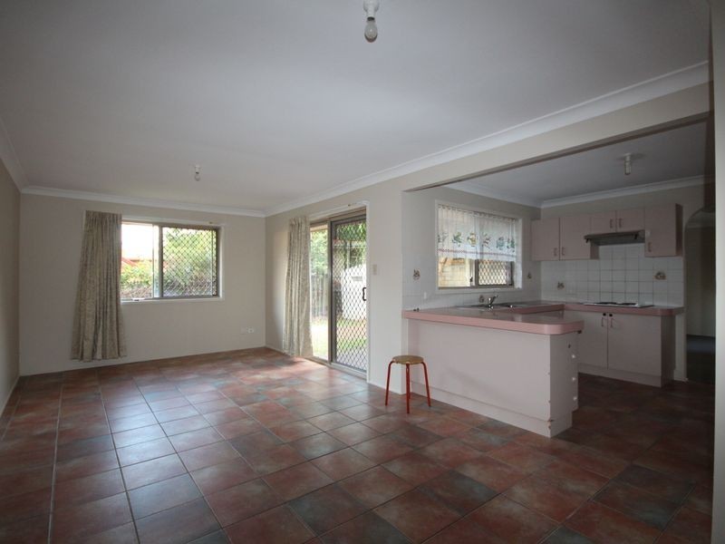 60 Kidd Street, Robertson QLD 4109