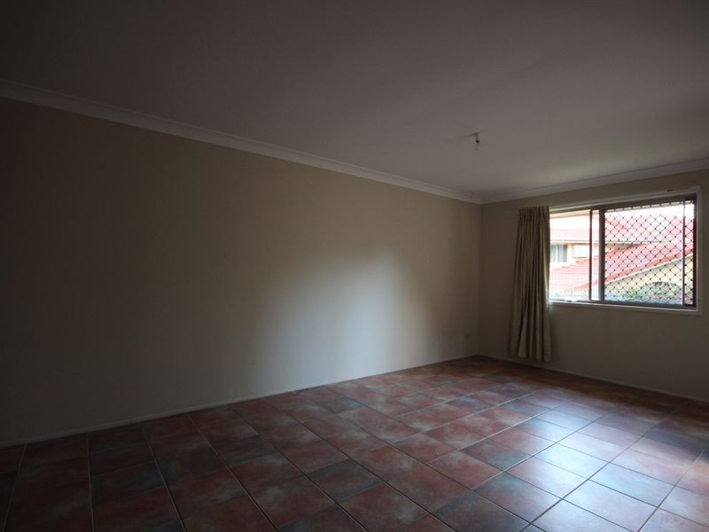 60 Kidd Street, Robertson QLD 4109