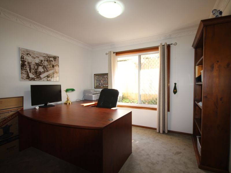 18 Redgum Place, Calamvale QLD 4116