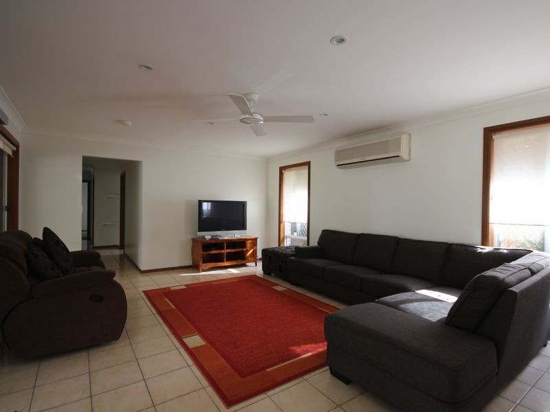 18 Redgum Place, Calamvale QLD 4116