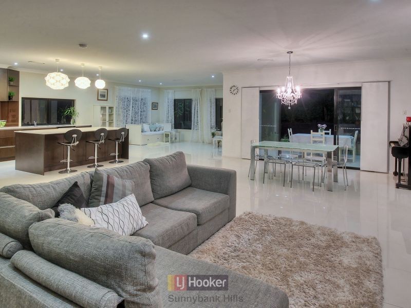 17 Cleveland Place, Stretton QLD 4116