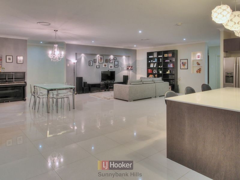 17 Cleveland Place, Stretton QLD 4116