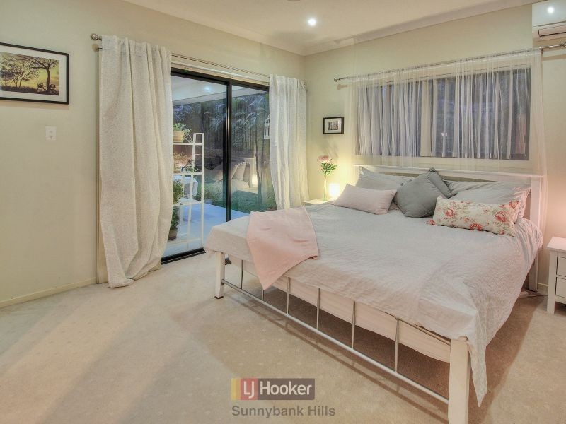 17 Cleveland Place, Stretton QLD 4116