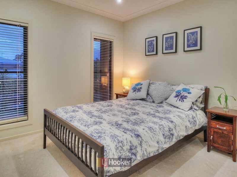 17 Cleveland Place, Stretton QLD 4116