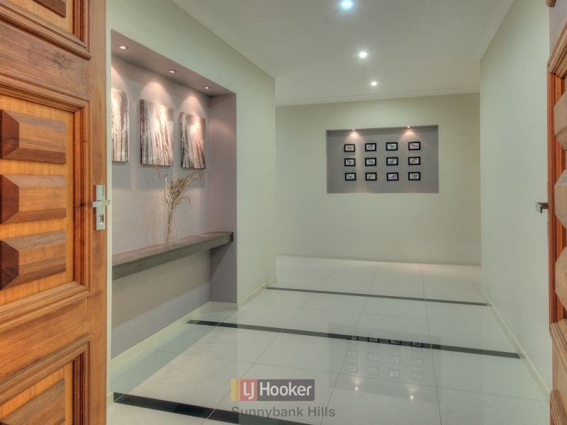 17 Cleveland Place, Stretton QLD 4116