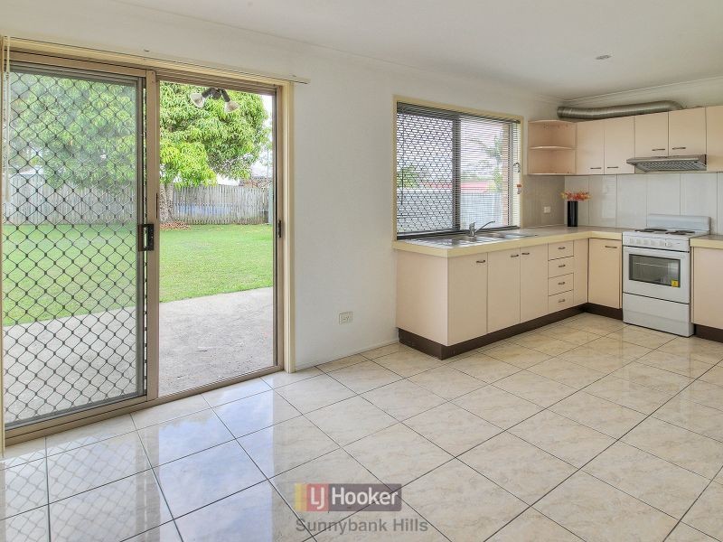 77 Barossa Street, Kingston QLD 4114