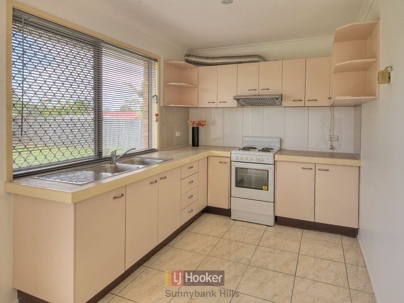 77 Barossa Street, Kingston QLD 4114