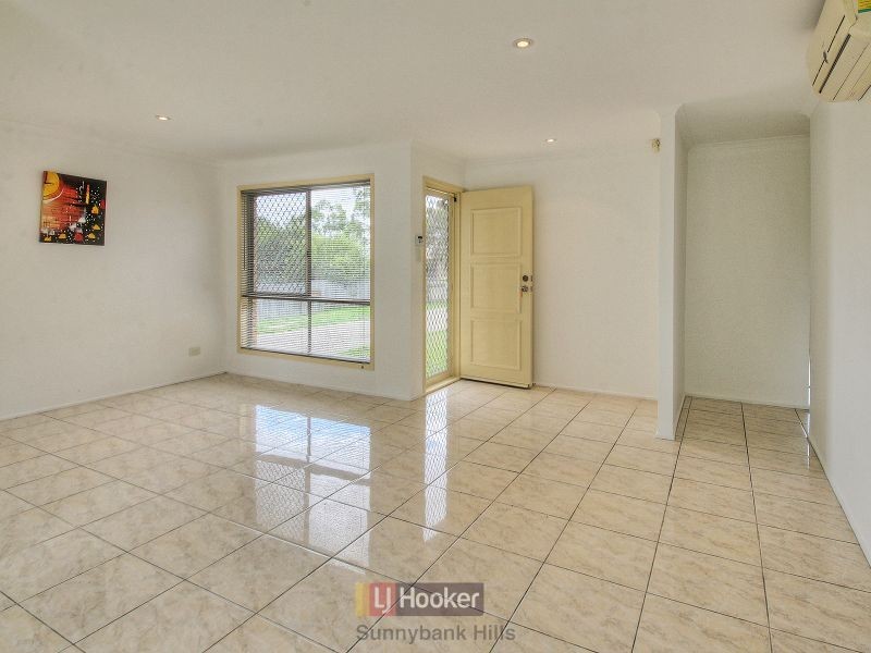 77 Barossa Street, Kingston QLD 4114