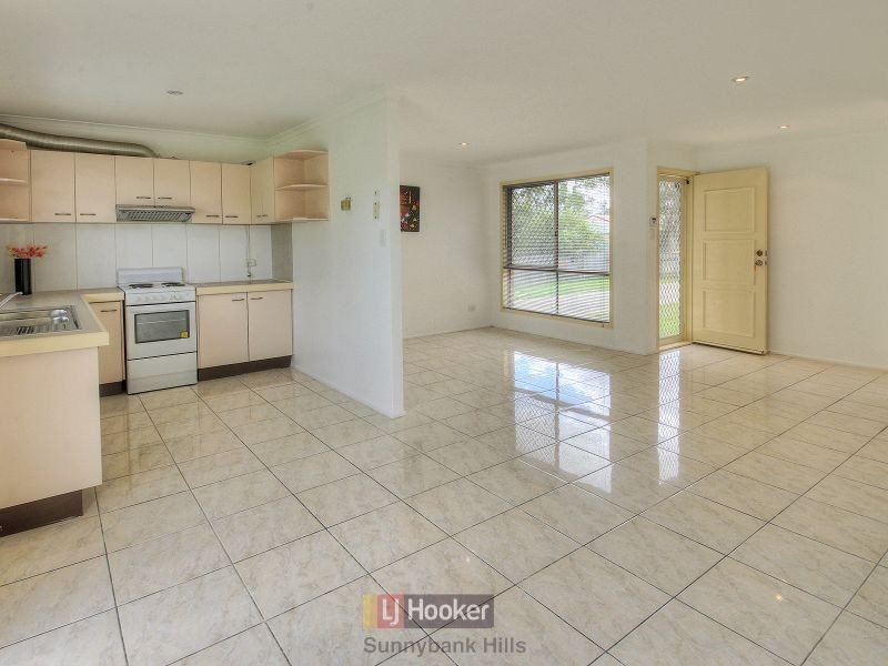 77 Barossa Street, Kingston QLD 4114