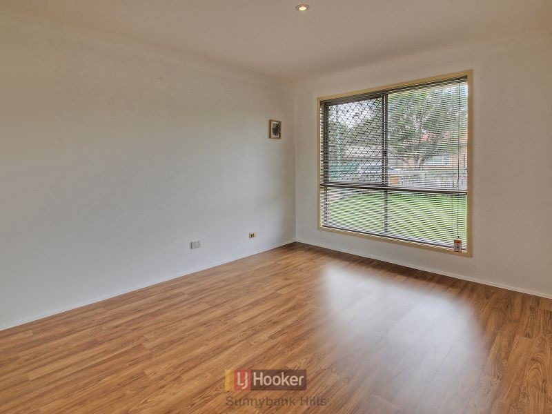 77 Barossa Street, Kingston QLD 4114