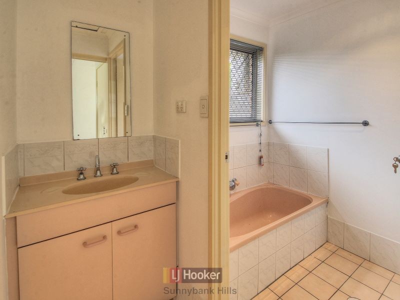 77 Barossa Street, Kingston QLD 4114