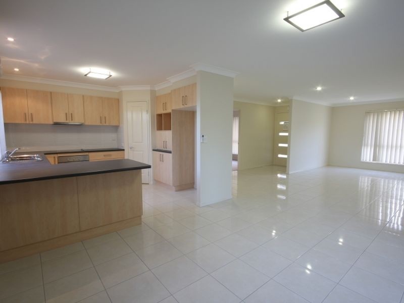 31 Michigan Cres, Parkinson QLD 4115