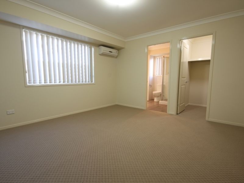 31 Michigan Cres, Parkinson QLD 4115