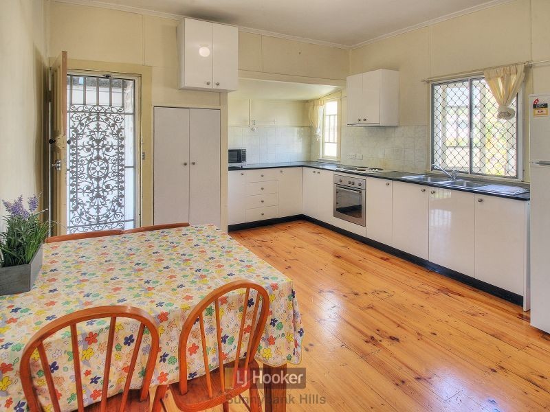 52 Beenleigh Road, Coopers Plains QLD 4108