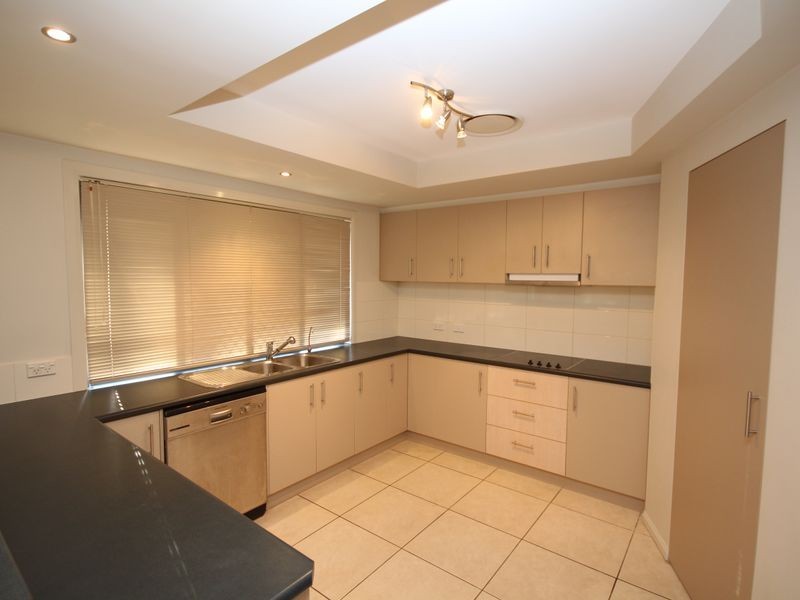 10 Freycinet Place, Calamvale QLD 4116
